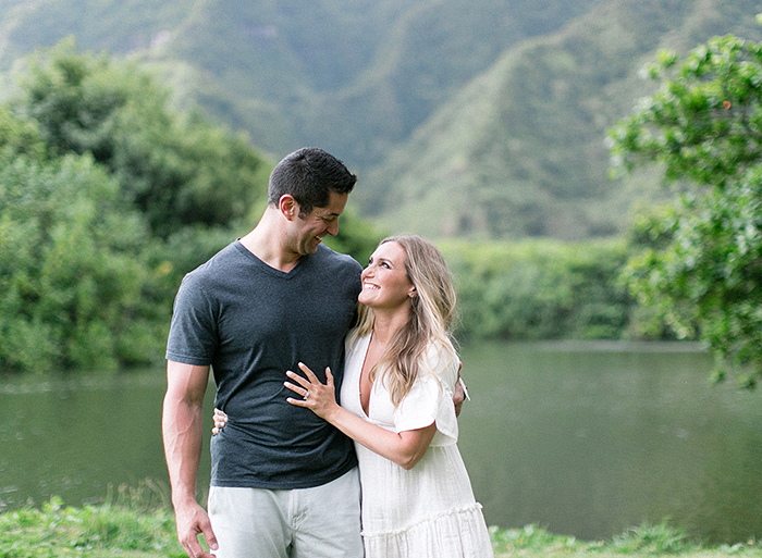 Hawaii couples session by destination photographer, Laura Ivanova