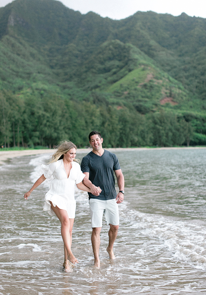 Oahu Couples Session at Kahana Bay by Laura Ivanova Photography