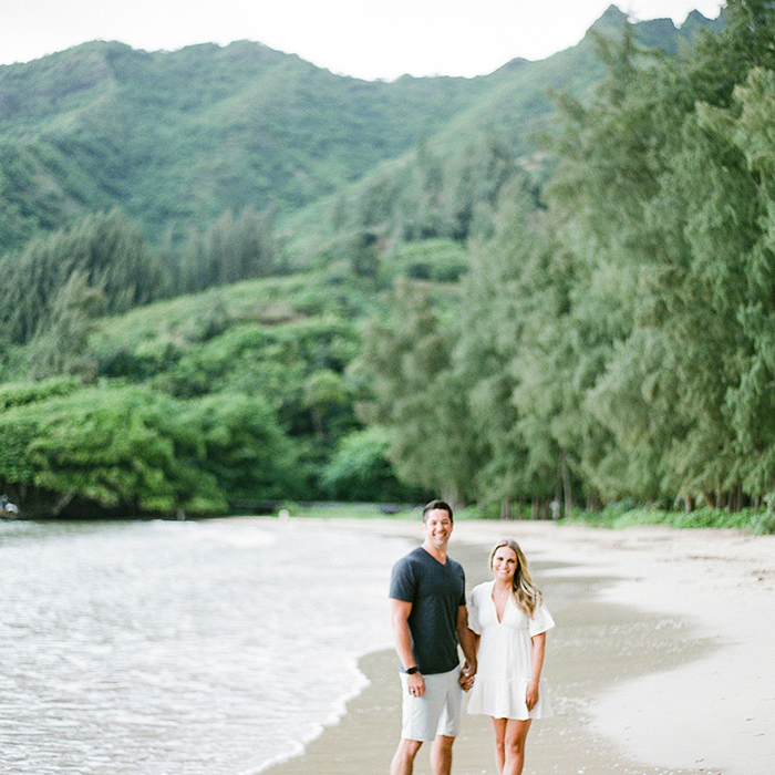 Kahana Bay, Oahu photo session by Laura Ivanova Photography
