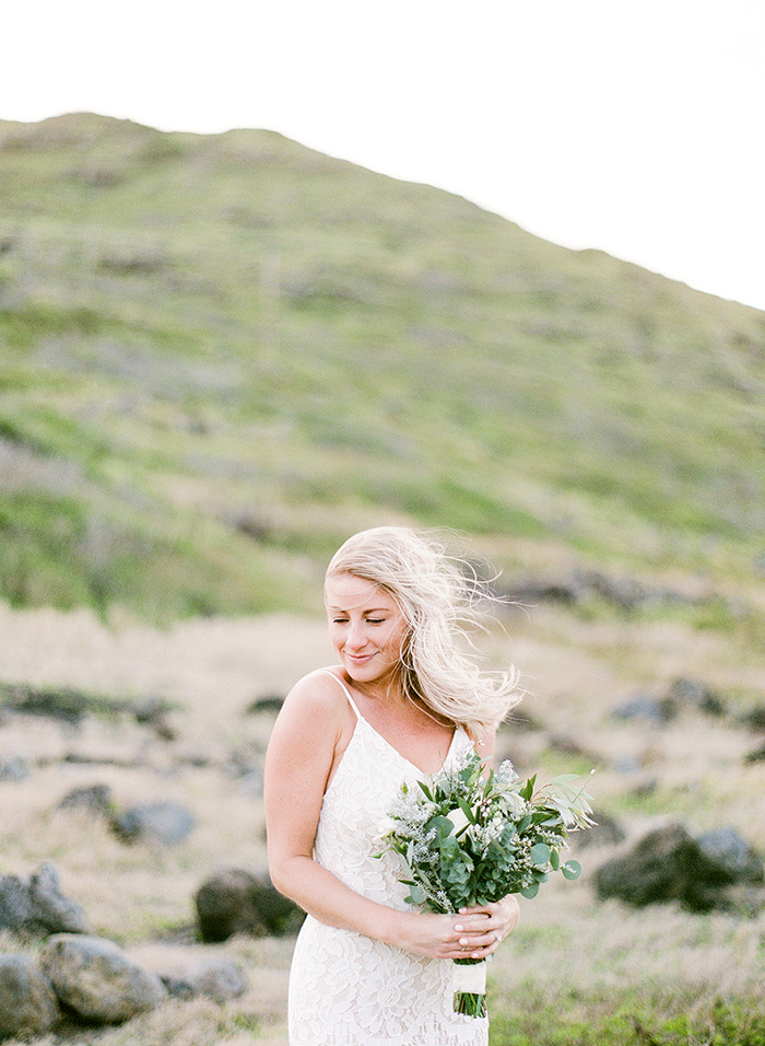 Bride at Makapu'u Lookout by Hawaii Wedding Photographer, Laura Ivanova