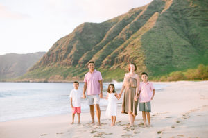 Oahu Family Photographer | Makua Beach Sesssion by Laura Ivanova