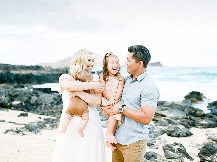 Oahu beach family session by film photographer Laura Ivanova