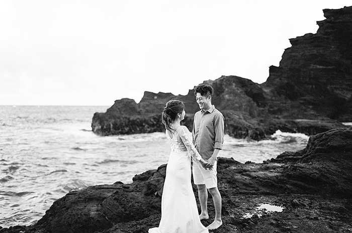 Cockroach Cove, Oahu, Hawaii Couples Session by Laura Ivanova Photography