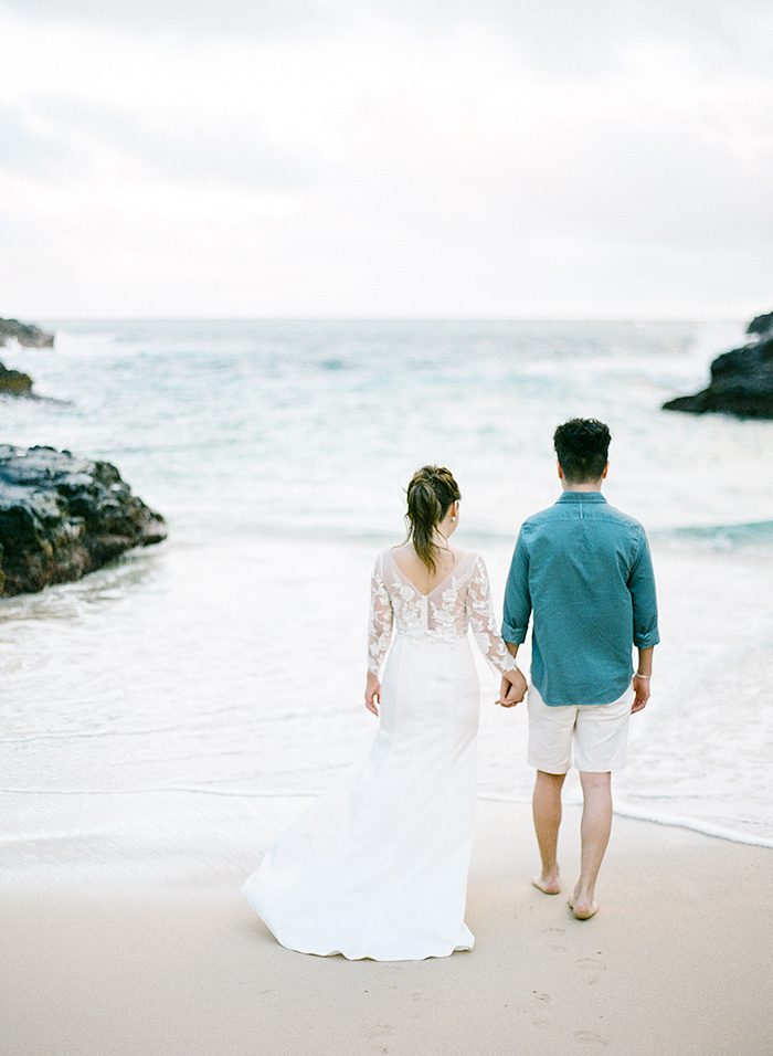 Eternity Beach, Oahu, Hawaii Couples Session by Laura Ivanova Photography