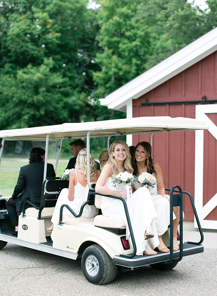 Woodhill Country Club wedding by Minnesota Photographer, Laura Ivanova