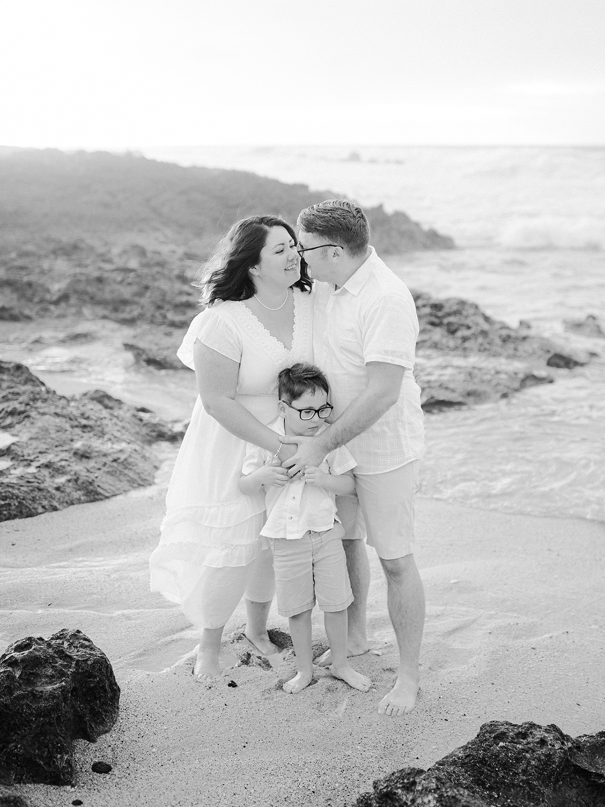 North Shore family session on Oahu by Laura Ivanova Photography