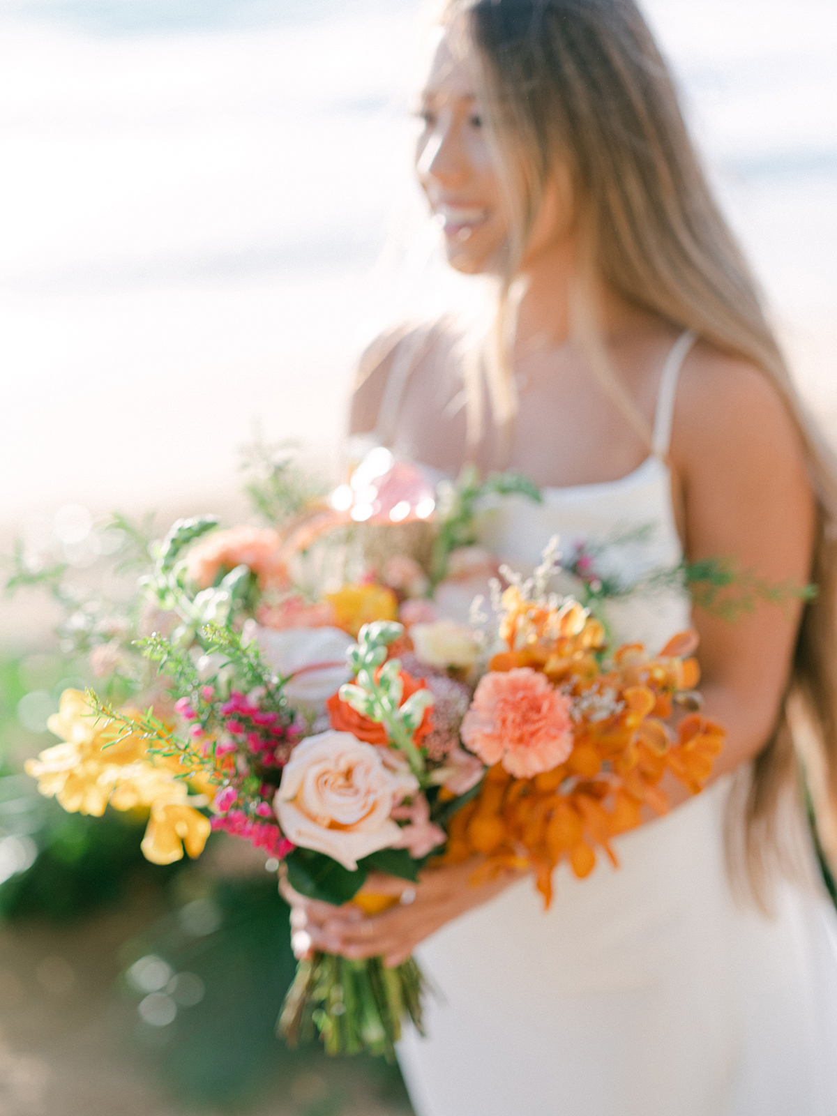 Colorful north shore sunrise elopement by Laura Ivanova Photography
