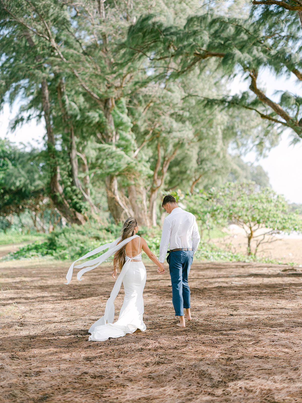 Oahu elopement by Hawaii film photographer, Laura Ivanova