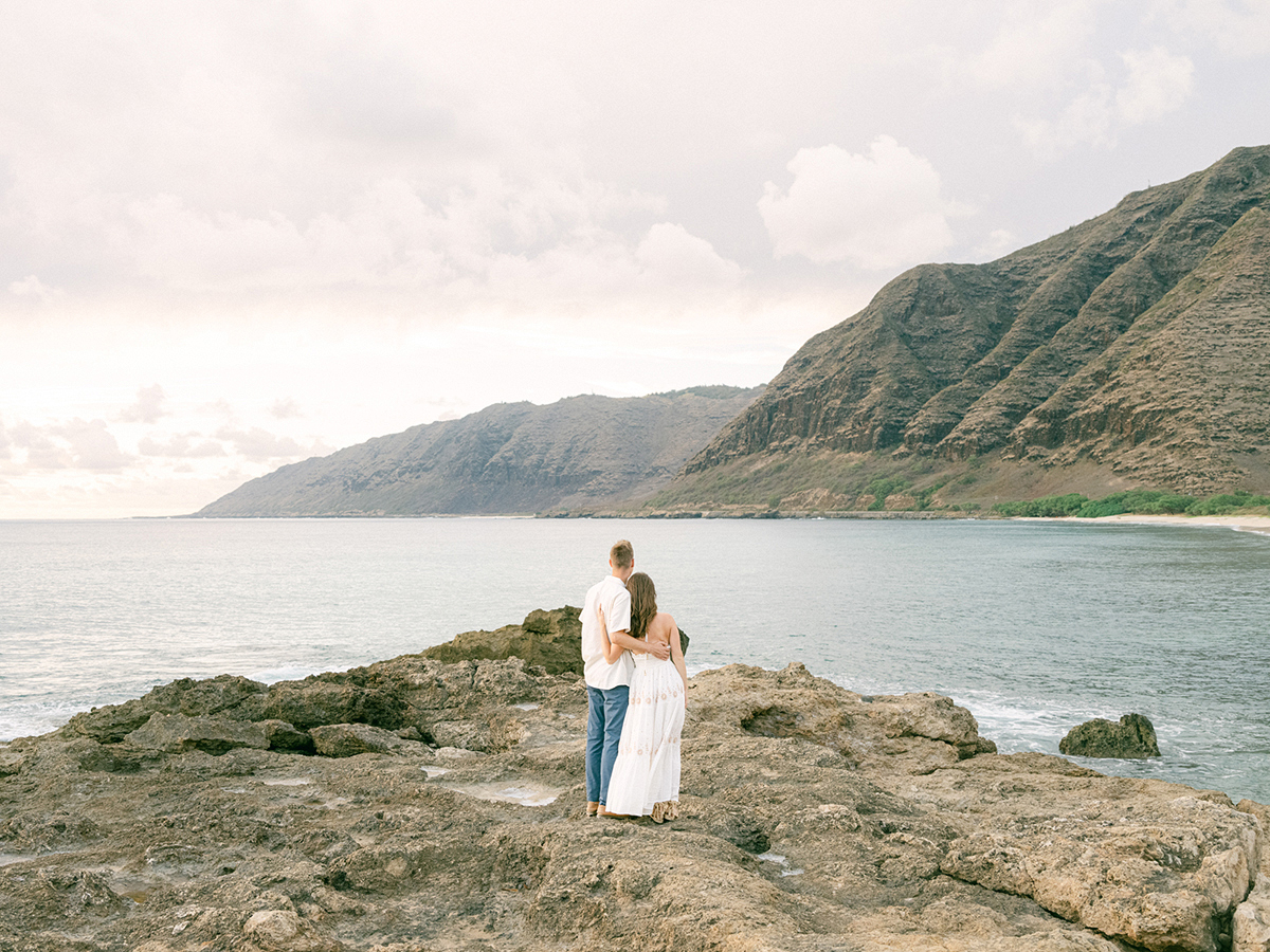 Oahu couples session by film photographer, Laura Ivanova
