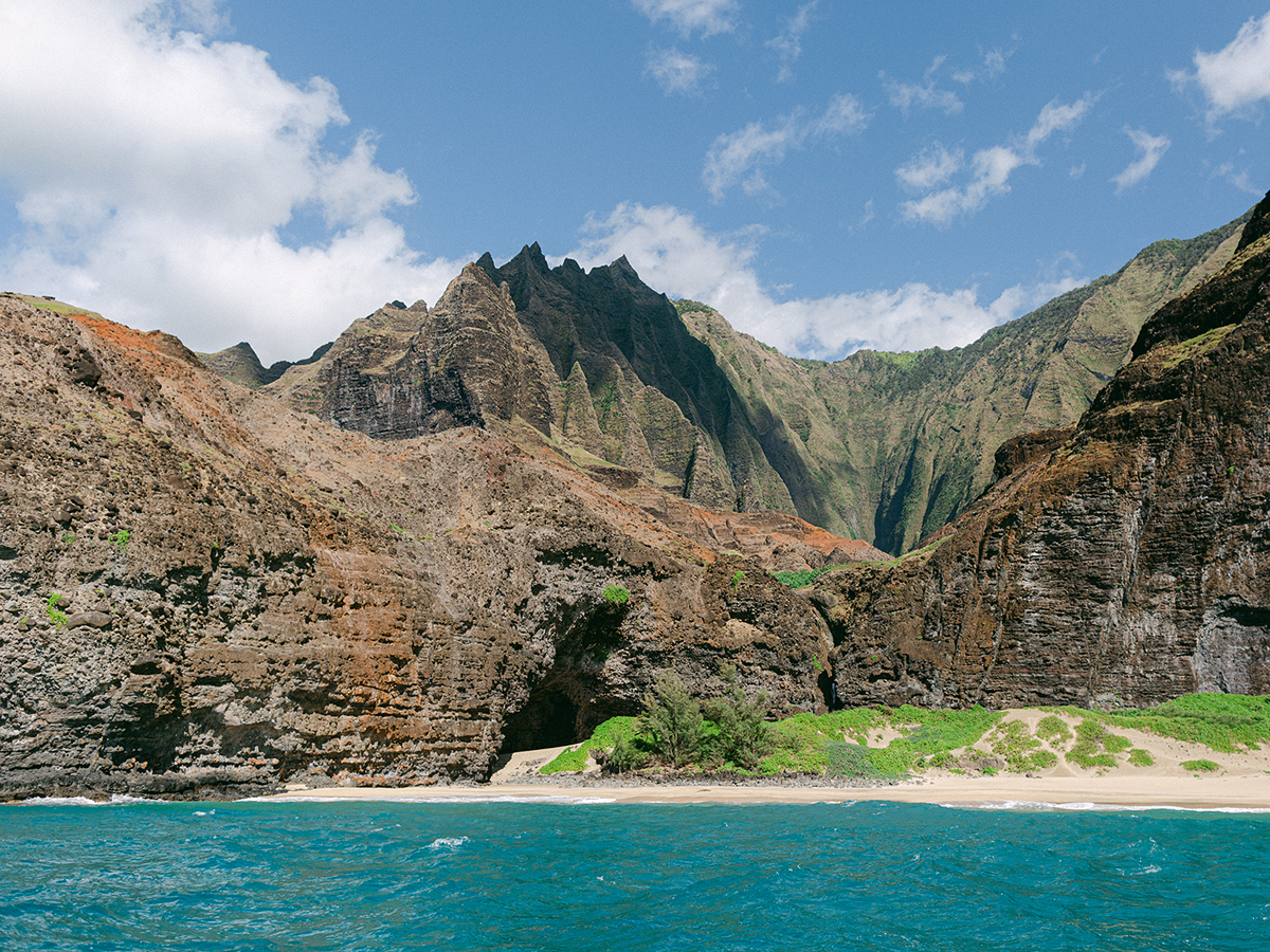 Which Hawaiian island should I visit? Oahu, Maui, Big Island, Kauai
