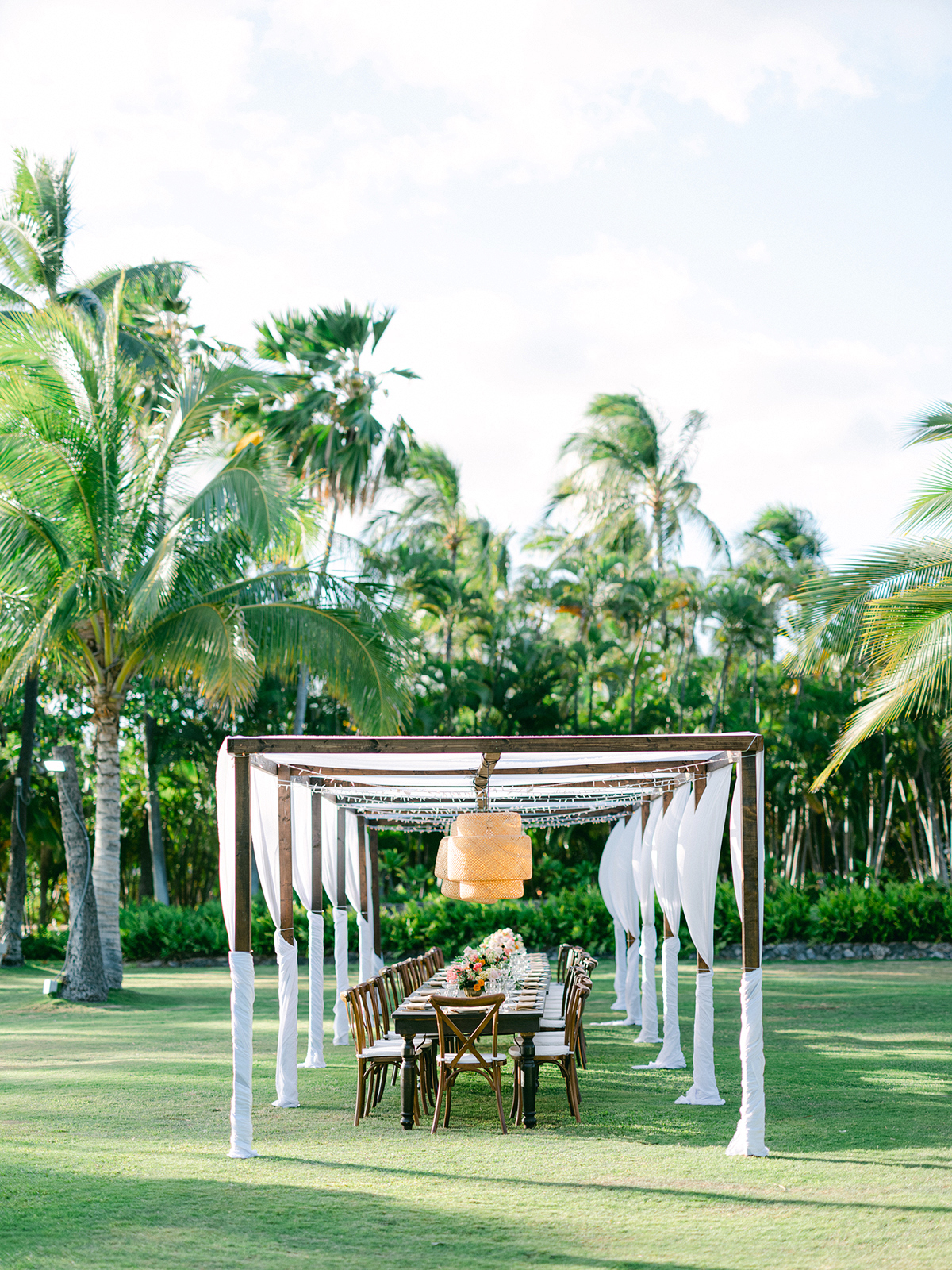 Four Seasons Oahu wedding by Hawaii film photographer, Laura Ivanova