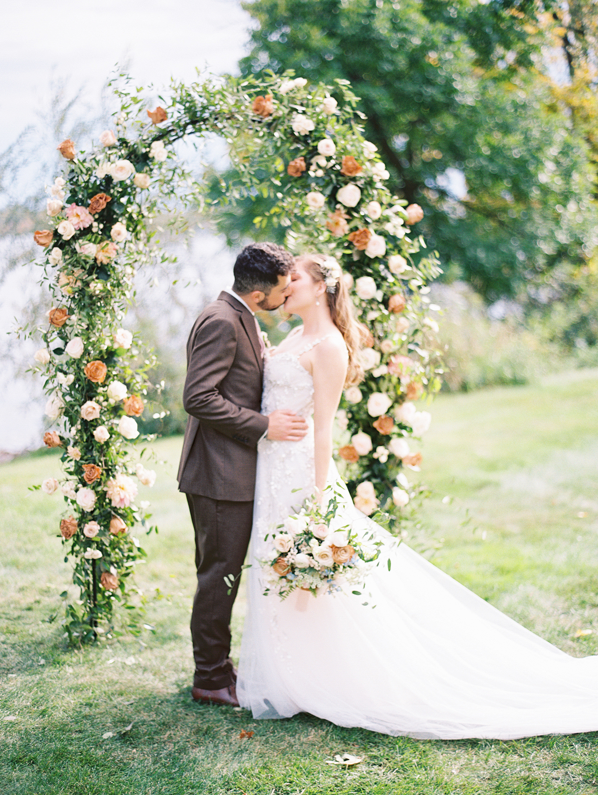 private estate wedding in Minnesota by film photographer, Laura Ivanova