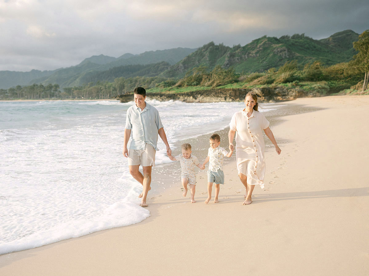 Hawaii family photography by film photographer, Laura Ivanova
