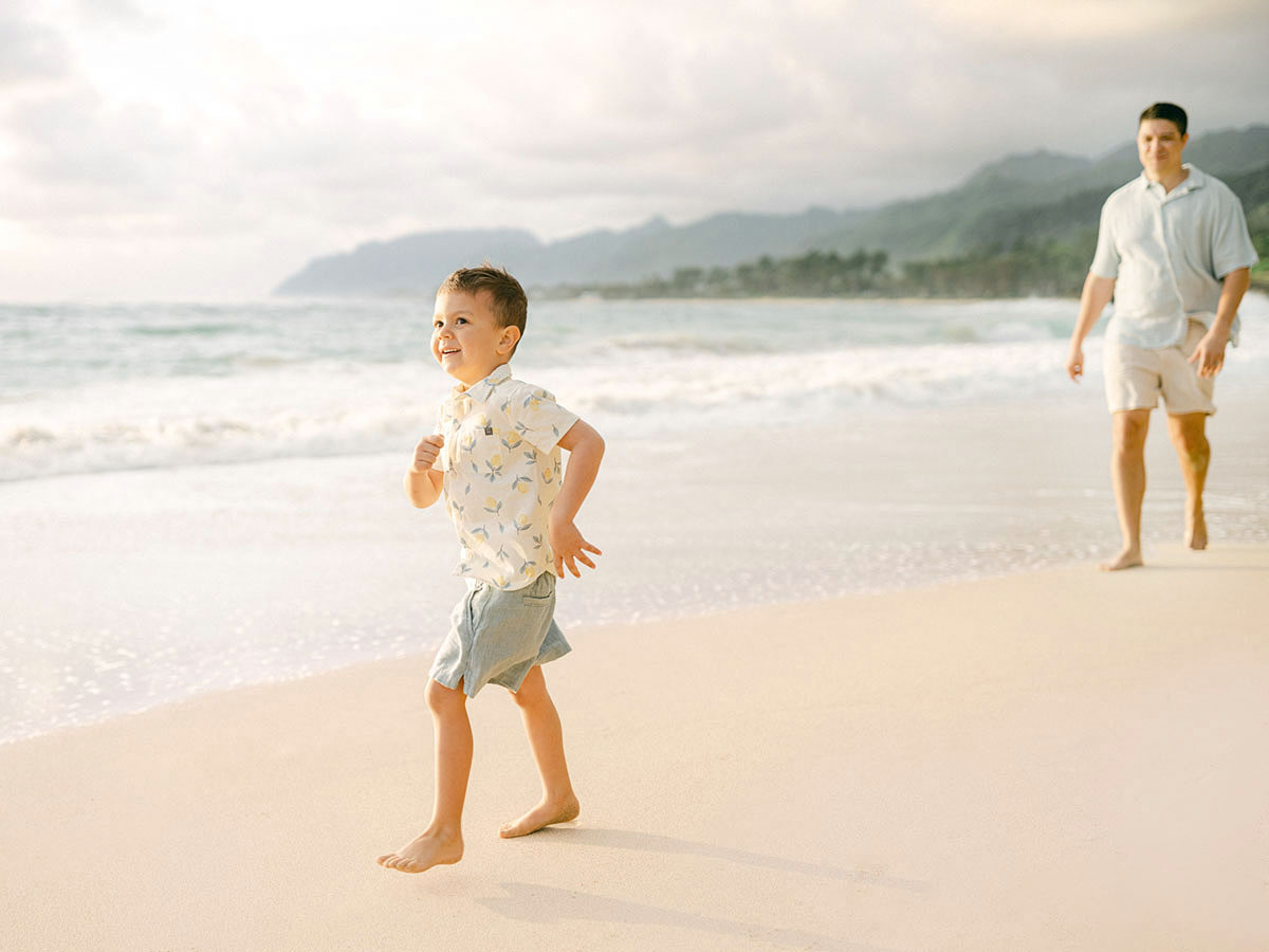 Hawaii family photography by film photographer, Laura Ivanova