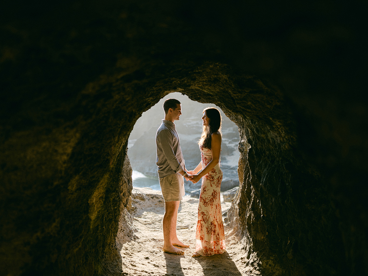 Film couples photographer, Oahu, Hawaii | Laura Ivanova Photography