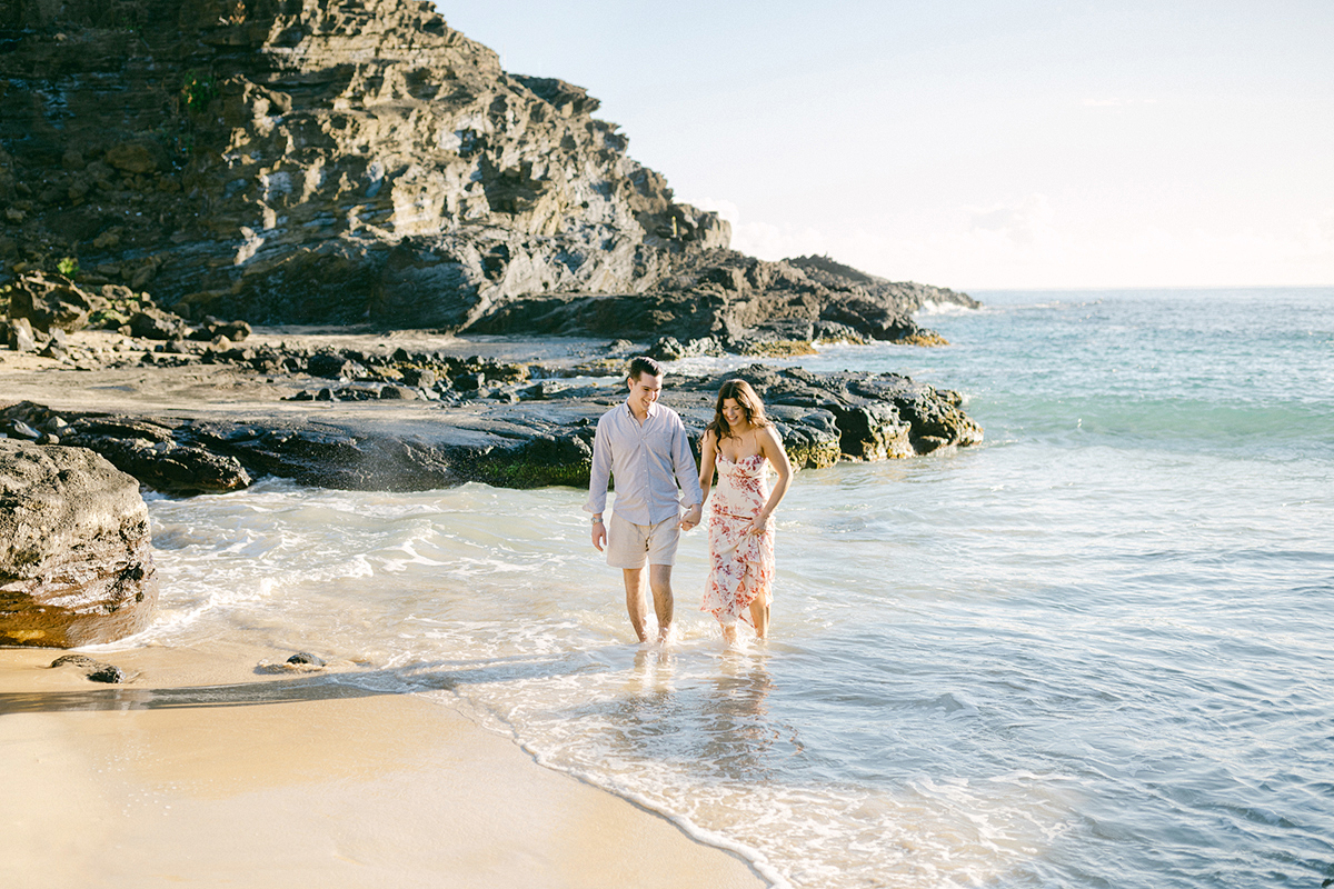 Film couples photographer, Oahu, Hawaii | Laura Ivanova Photography