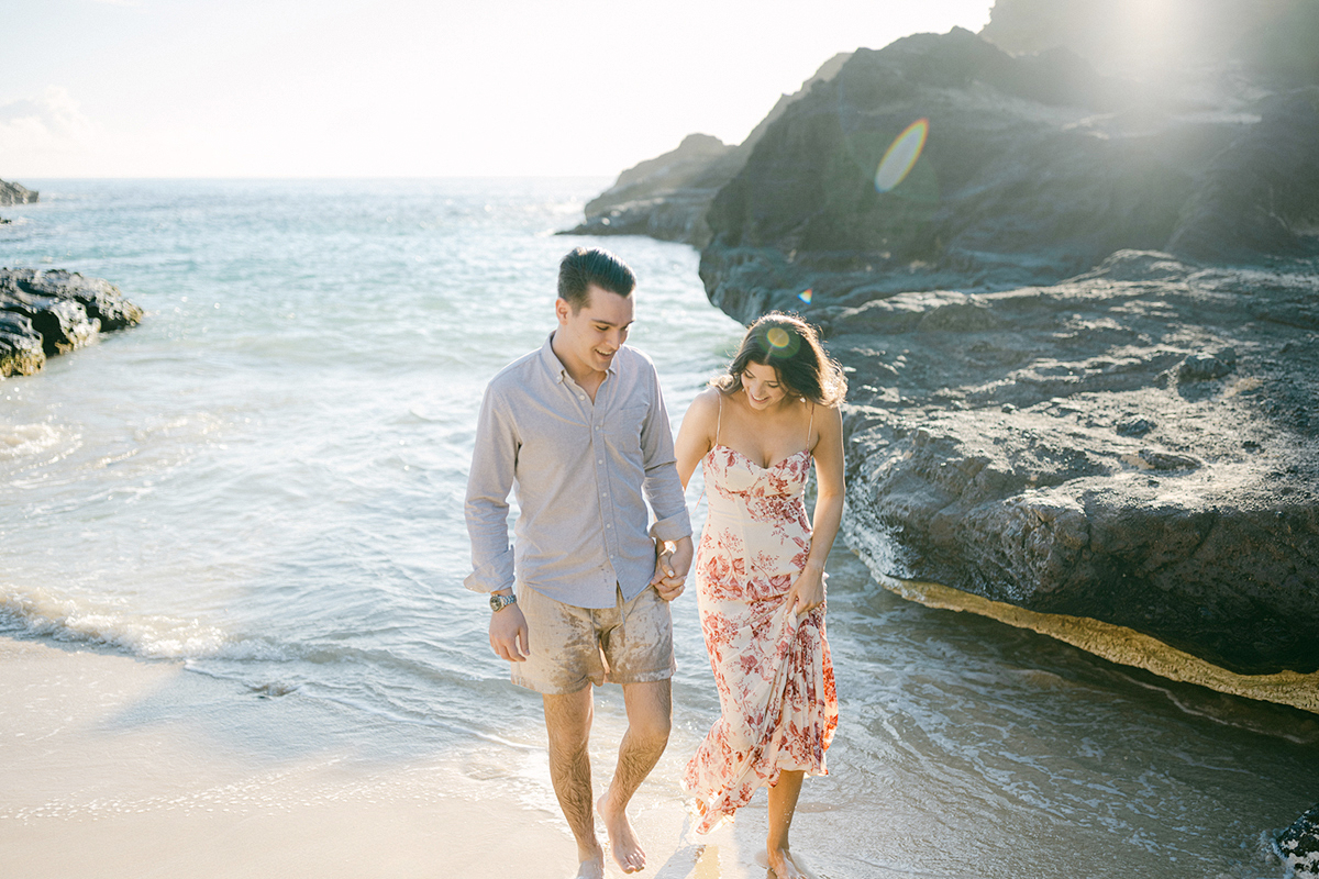 Film couples photographer, Oahu, Hawaii | Laura Ivanova Photography