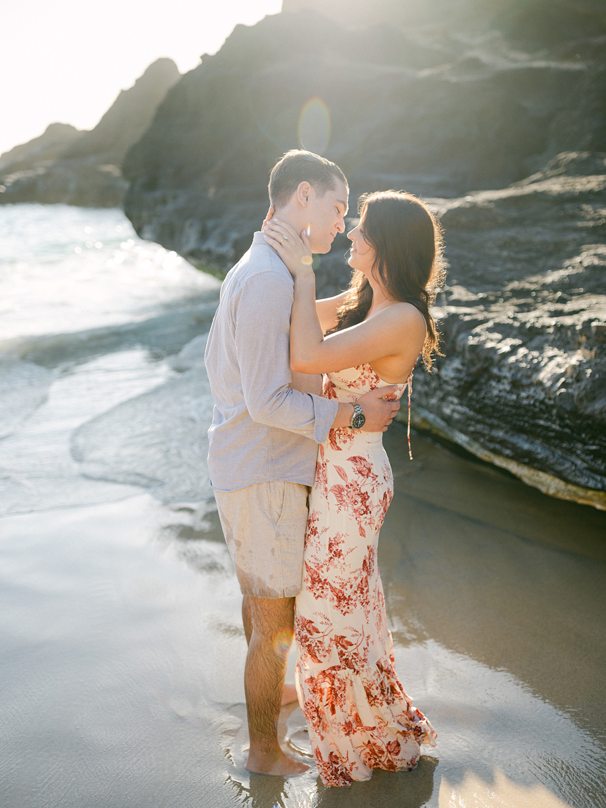 Film couples photographer, Oahu, Hawaii | Laura Ivanova Photography