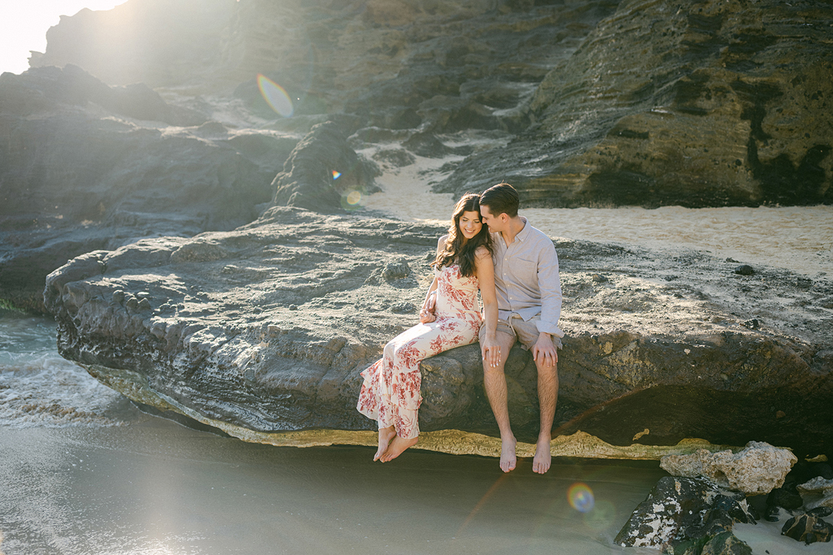 Film couples photographer, Oahu, Hawaii | Laura Ivanova Photography