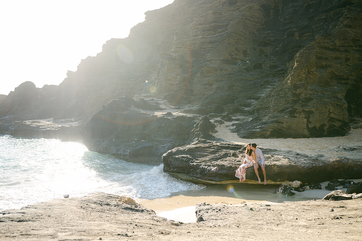 Film couples photographer, Oahu, Hawaii | Laura Ivanova Photography