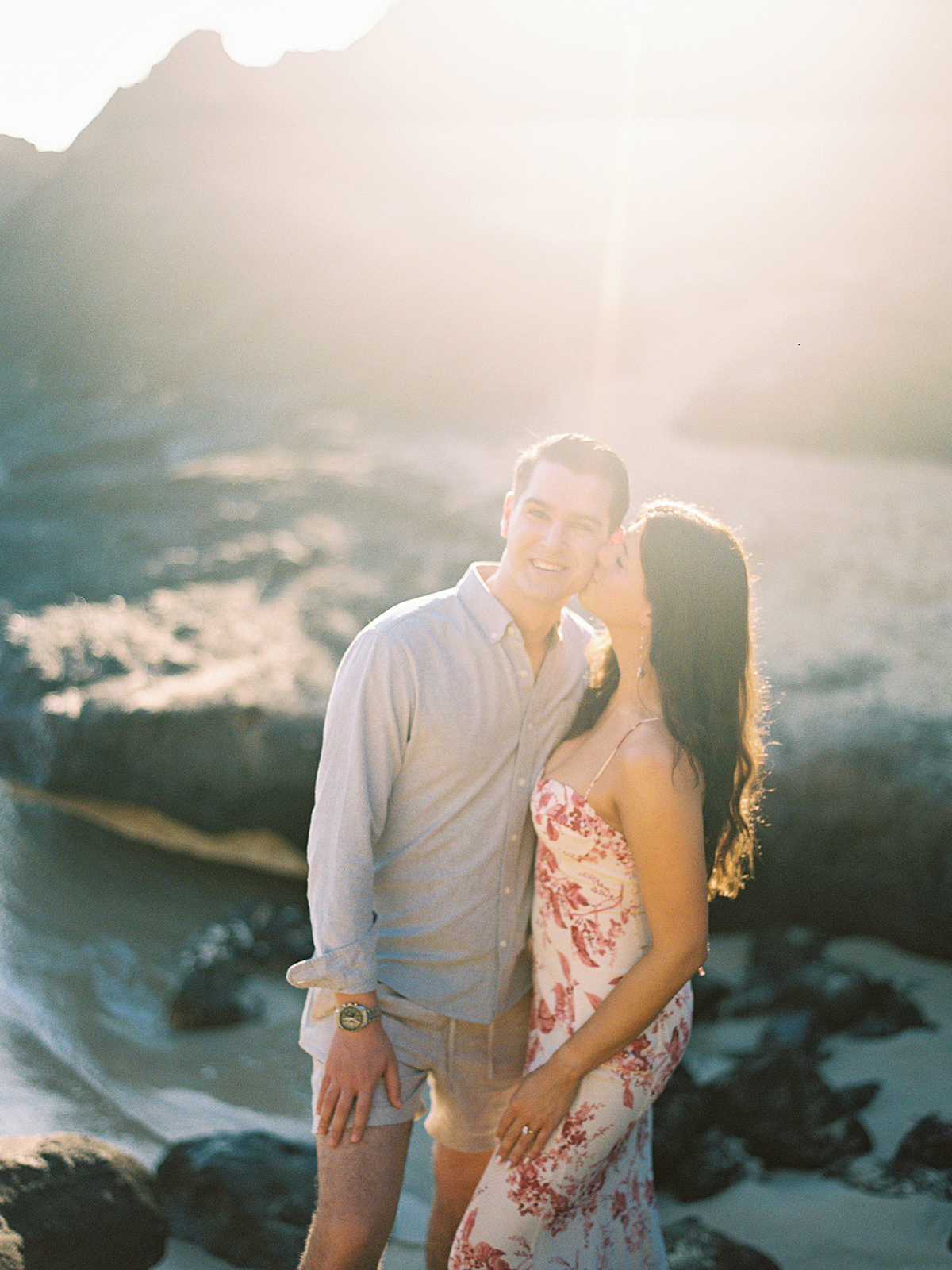 Film couples photographer, Oahu, Hawaii | Laura Ivanova Photography