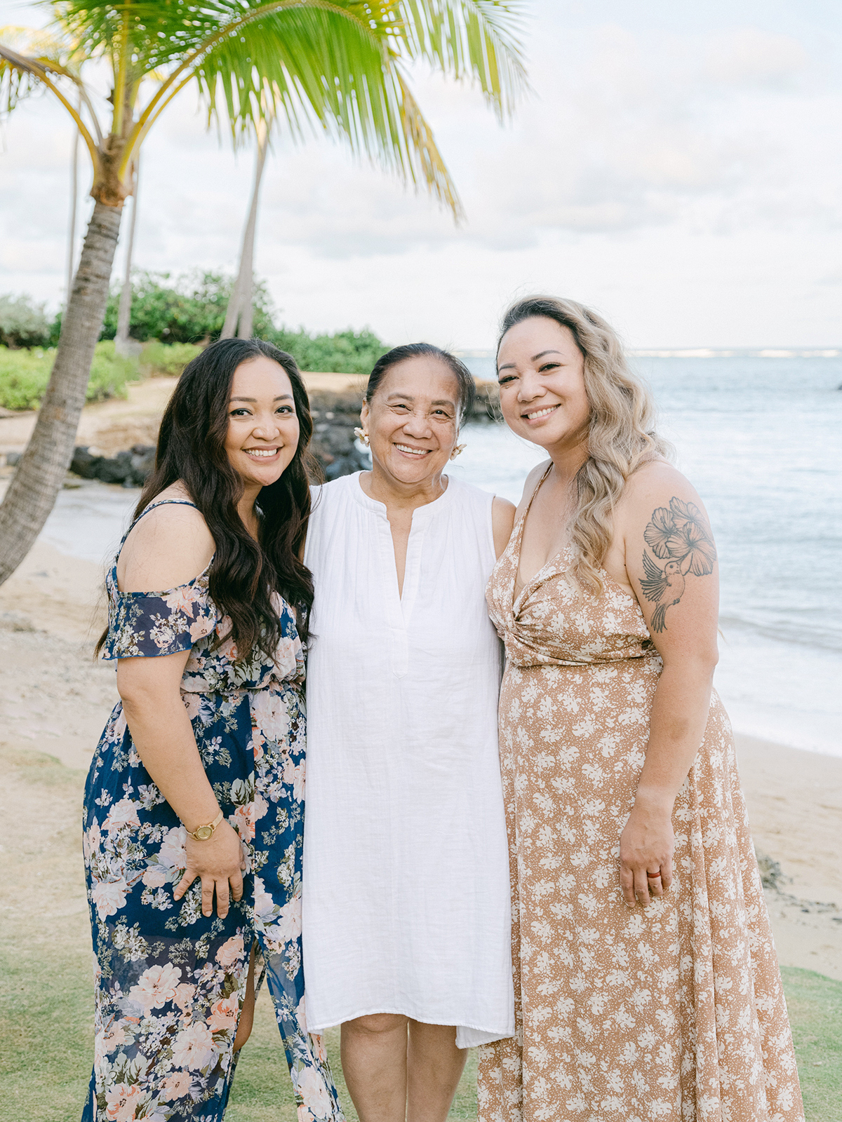 Honolulu family photos by Laura Ivanova Photography