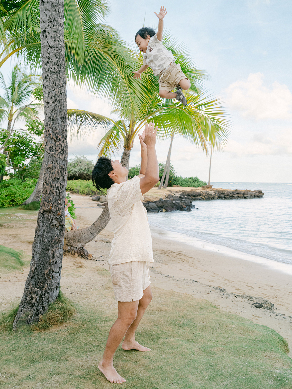 Oahu, Hawaii family session by film & digital photographer, Laura Ivanova