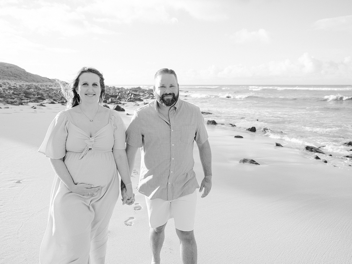 Oahu maternity photography session on film by photographer, Laura Ivanova