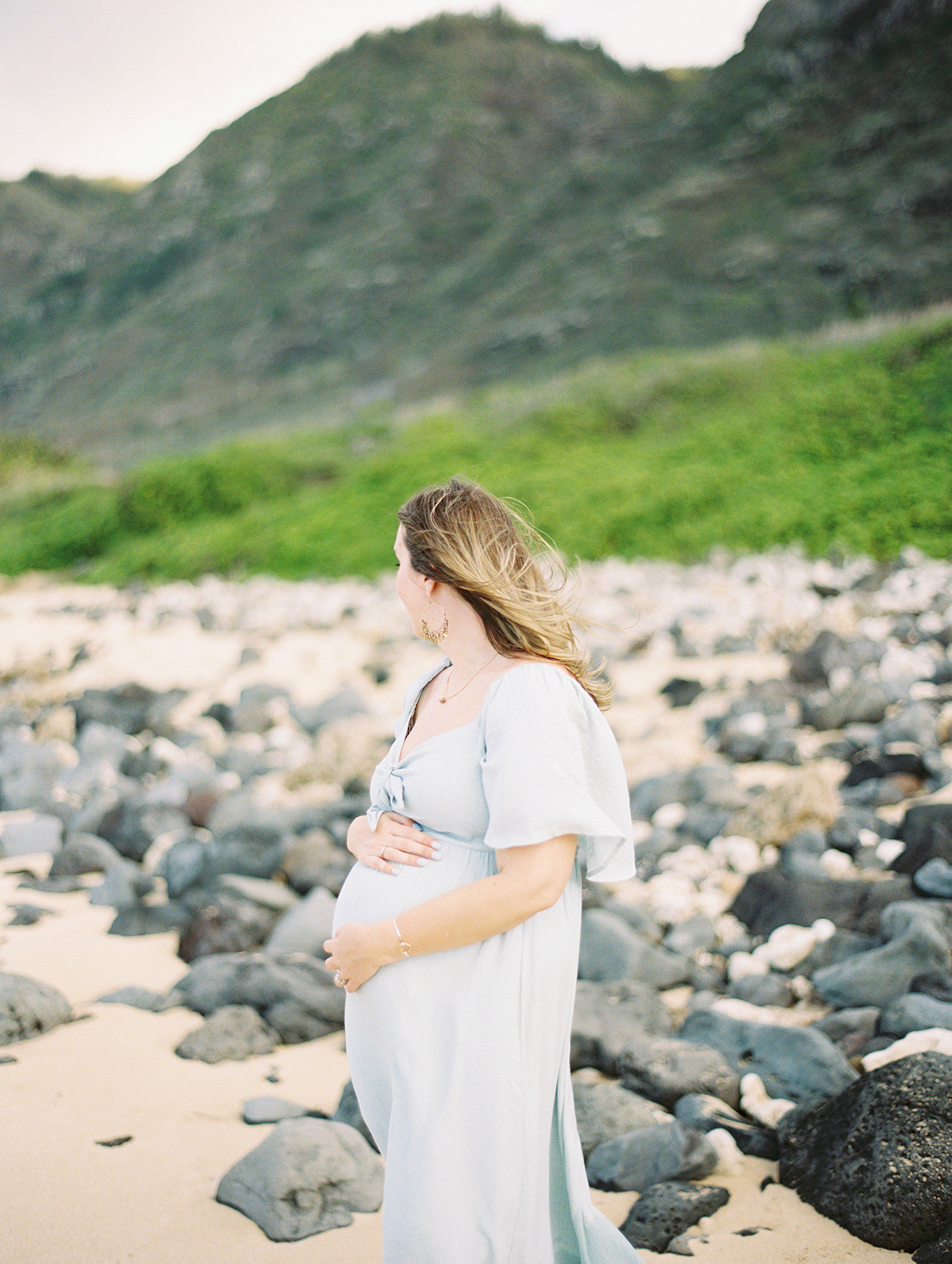 Oahu maternity photography session on film by photographer, Laura Ivanova