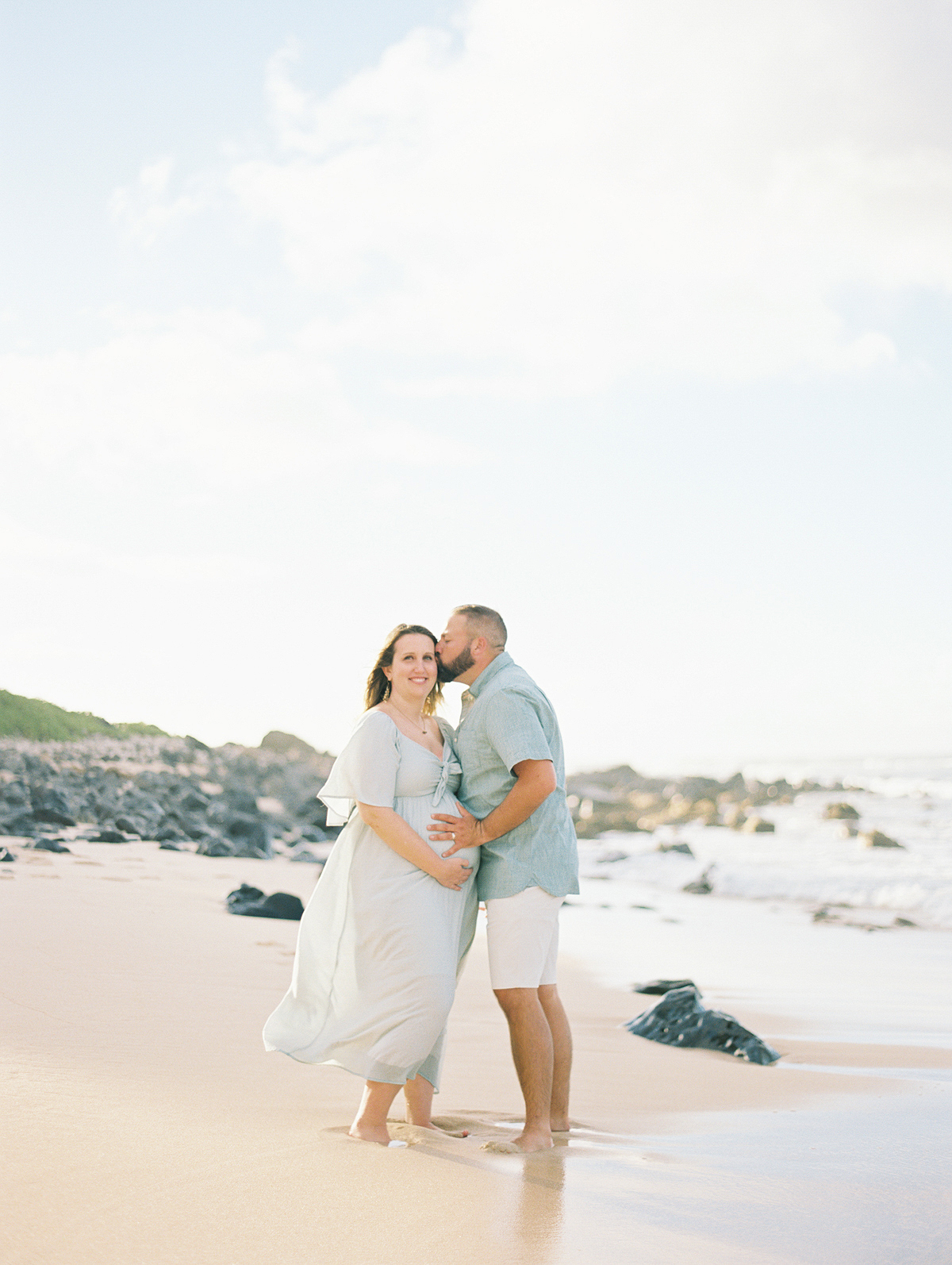 Oahu maternity photography session on film by photographer, Laura Ivanova