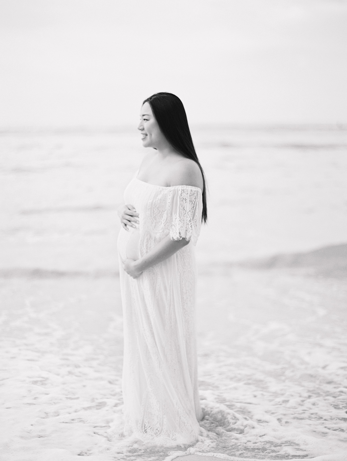 Waikiki maternity session on film by Hawaii photographer, Laura Ivanova