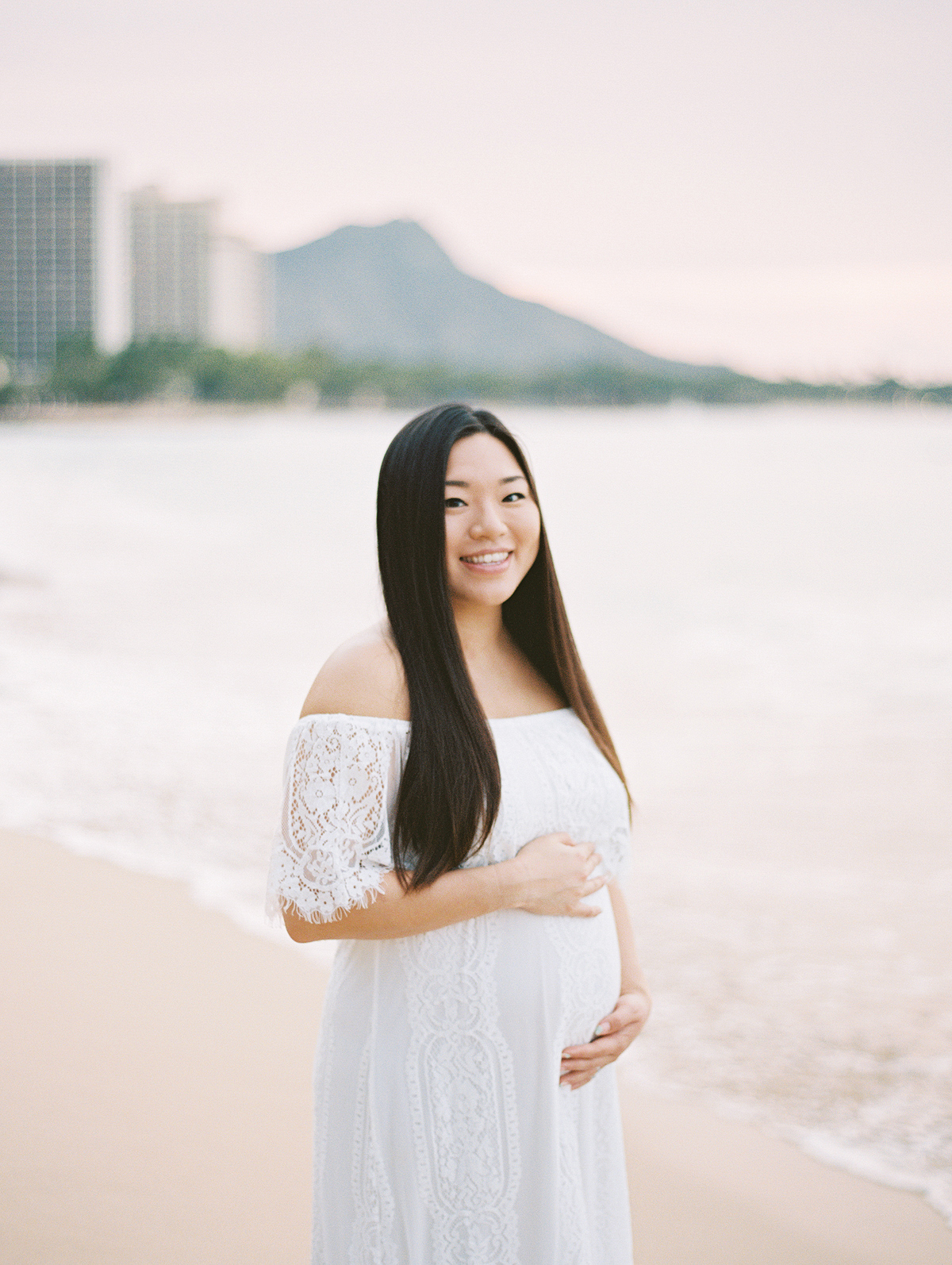 Hawaii couples session on film by Laura Ivanova Photography