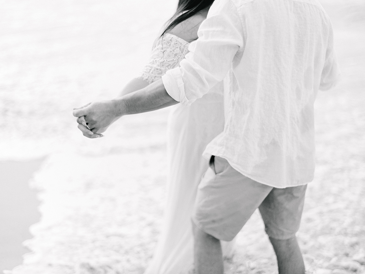 Hawaii couples session on film by Laura Ivanova Photography