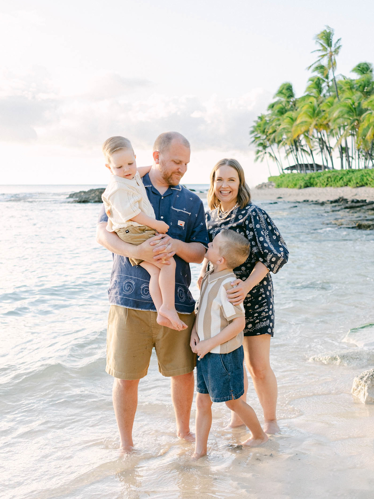 Four Season family photography on Oahu, Hawaii by Laura Ivanova Photography