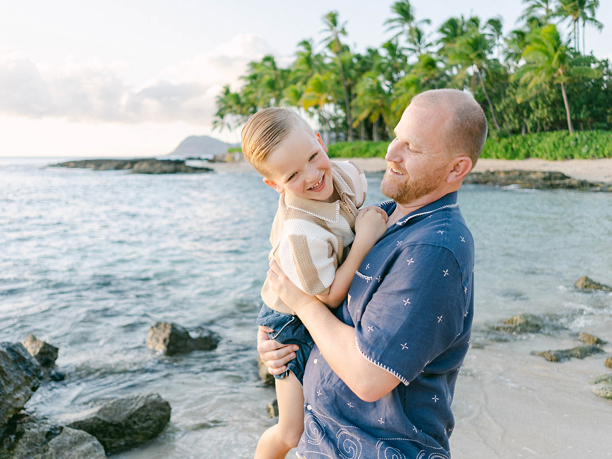 Four Season family photography on Oahu, Hawaii by Laura Ivanova Photography