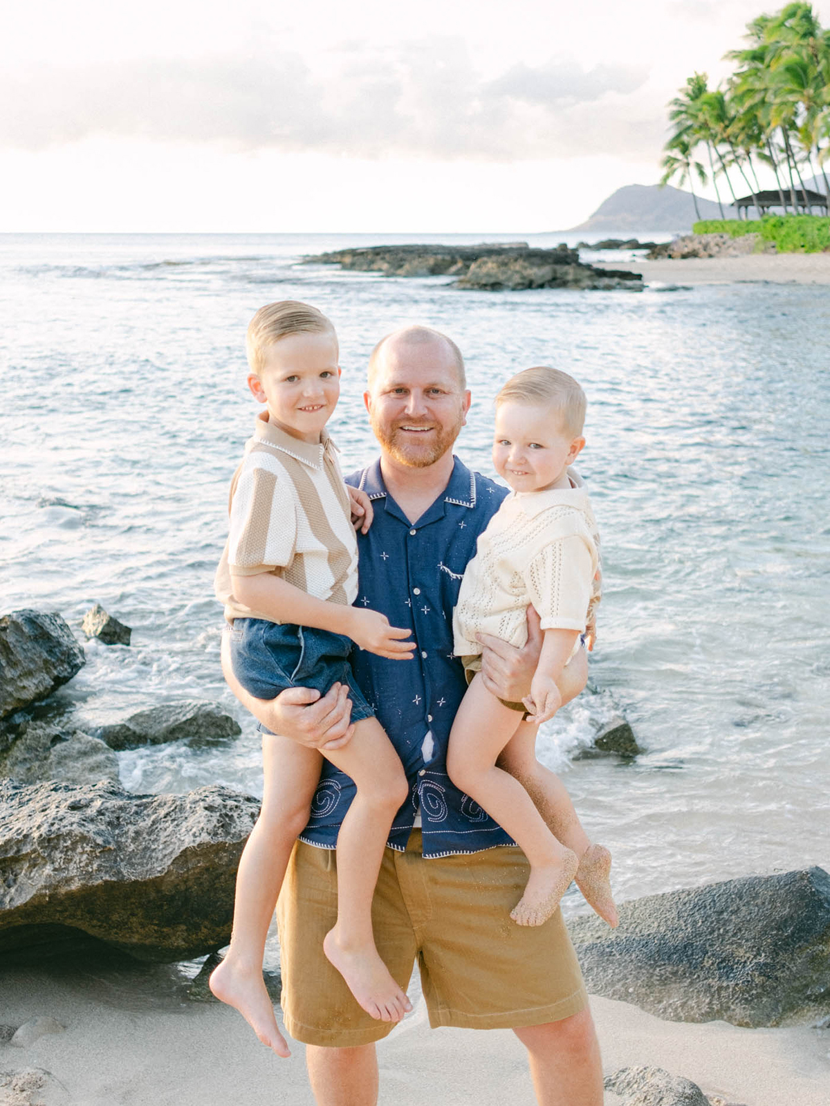 Four Season family photography on Oahu, Hawaii by Laura Ivanova Photography