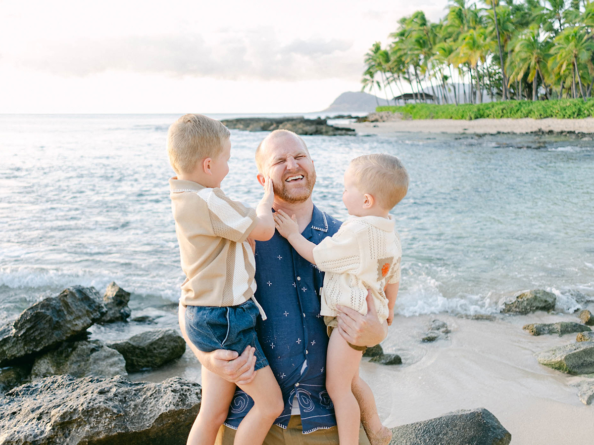 Four Season family photography on Oahu, Hawaii by Laura Ivanova Photography