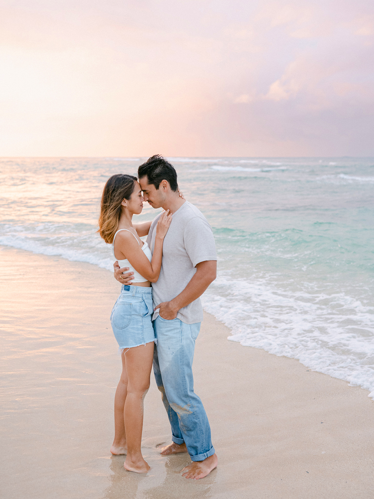 Hawaii sunset engagement session by film photographer, Laura Ivanova