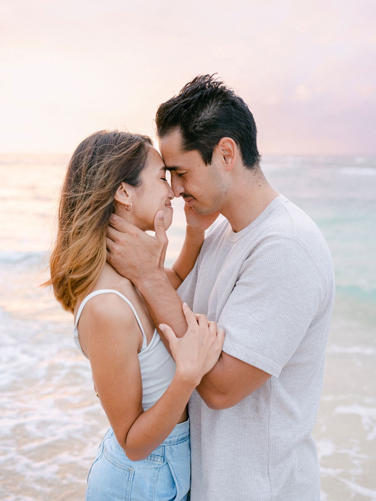 Hawaii sunset engagement session by film photographer, Laura Ivanova