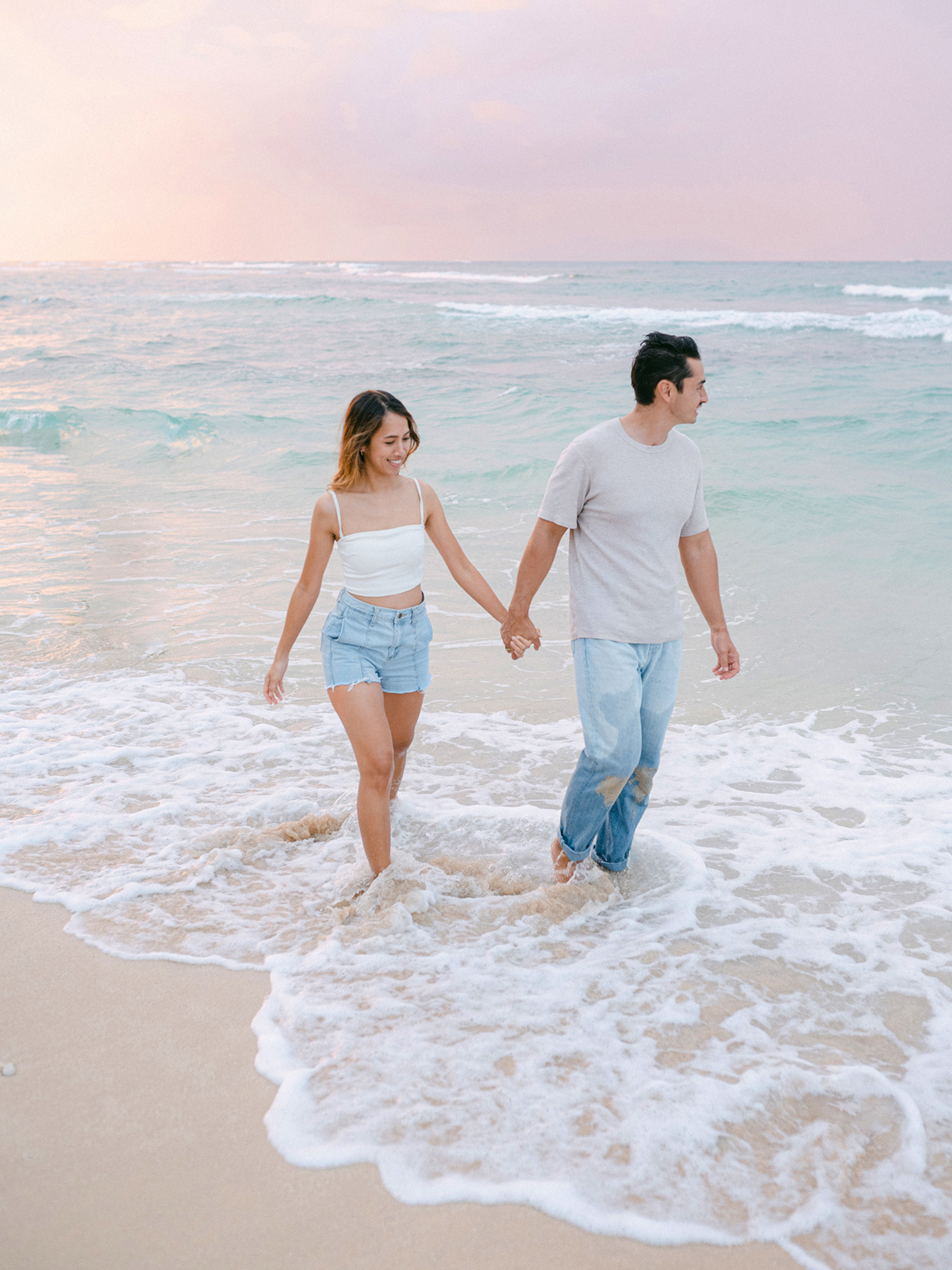 Hawaii sunset engagement session by film photographer, Laura Ivanova