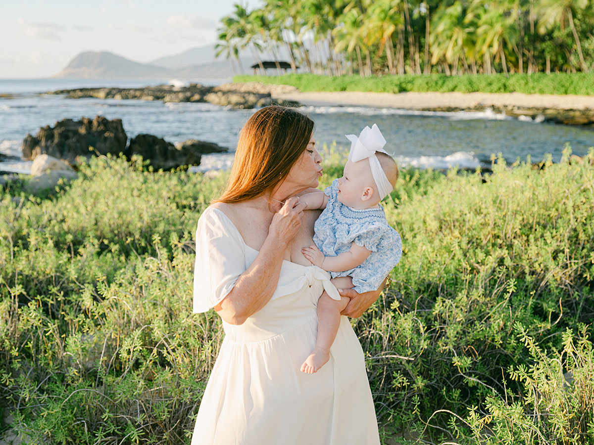 Hawaii extended family photography by Laura Ivanova