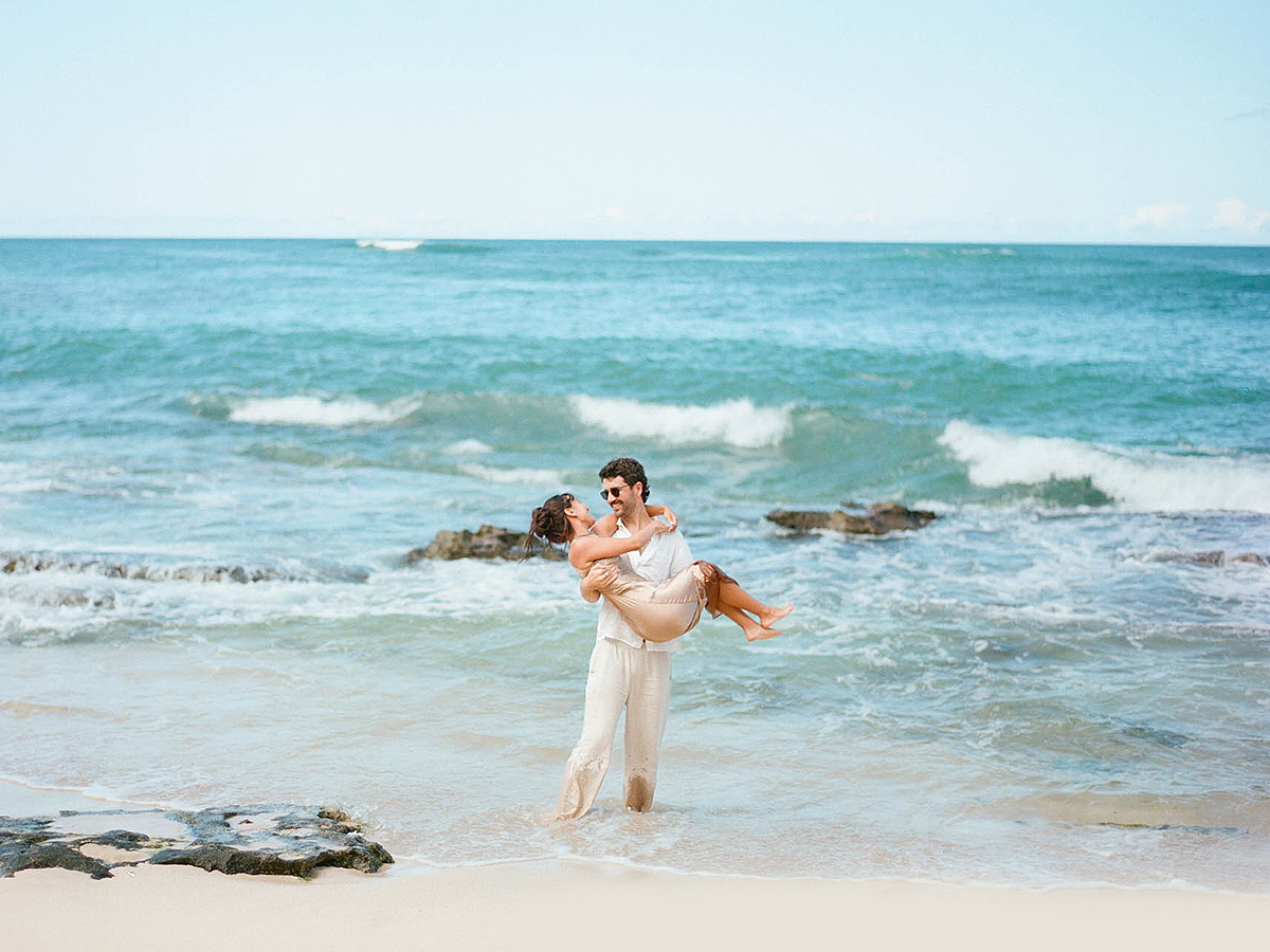 Intimate North Shore wedding by Laura Ivanova Photography