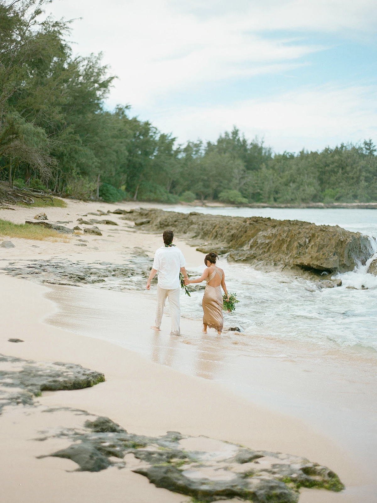 Intimate North Shore wedding by Laura Ivanova Photography