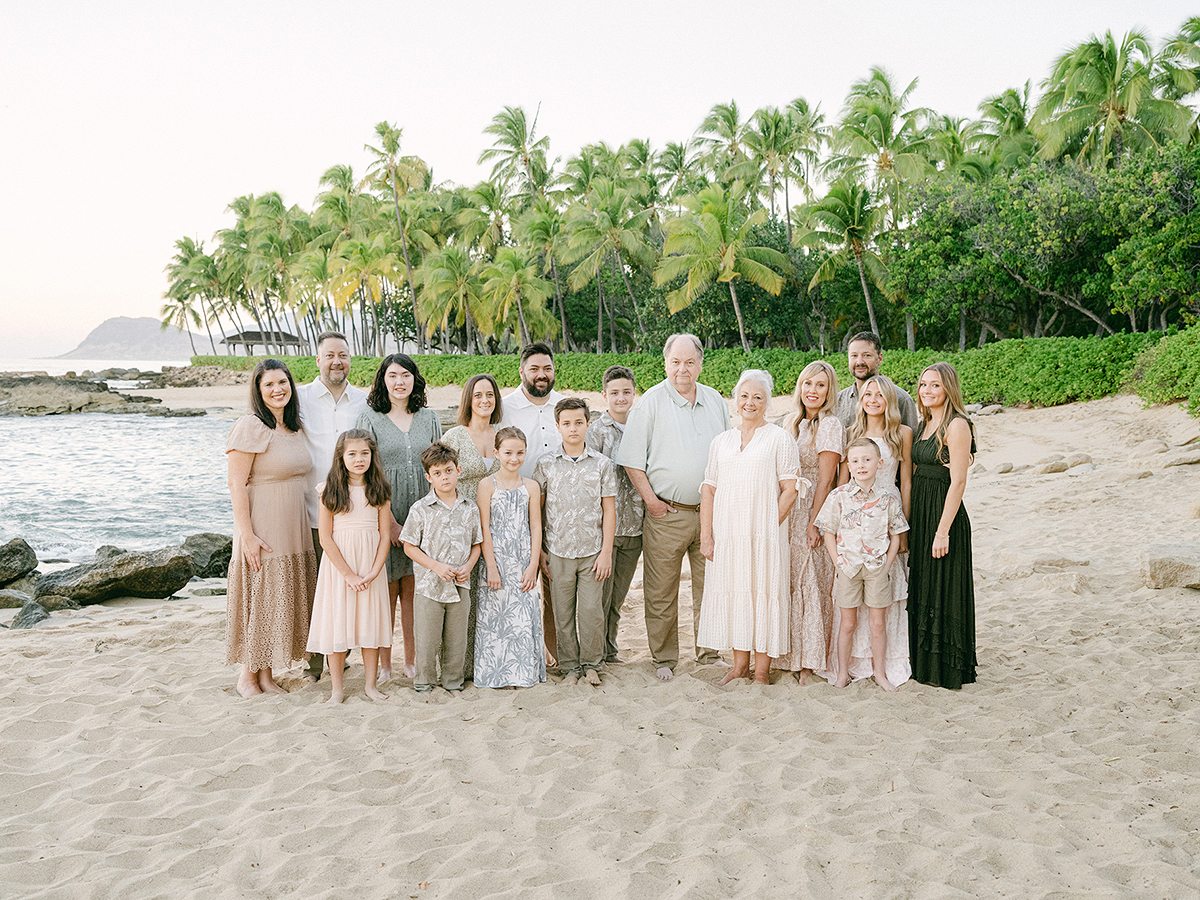 Disney Aulani family photographer, Laura Ivanova, captures a fun extended family session in Ko 'Olina, Hawaii!