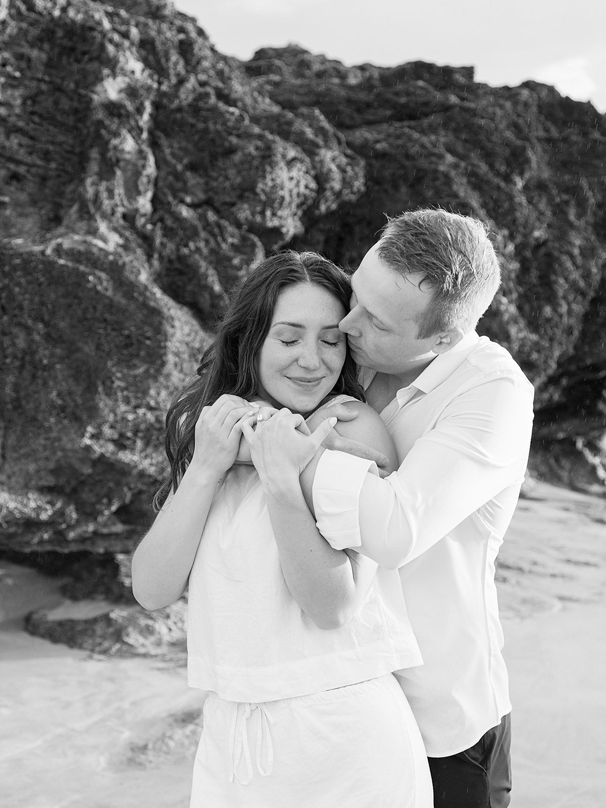 Hawaii sunset engagement session by Laura Ivanova Photography