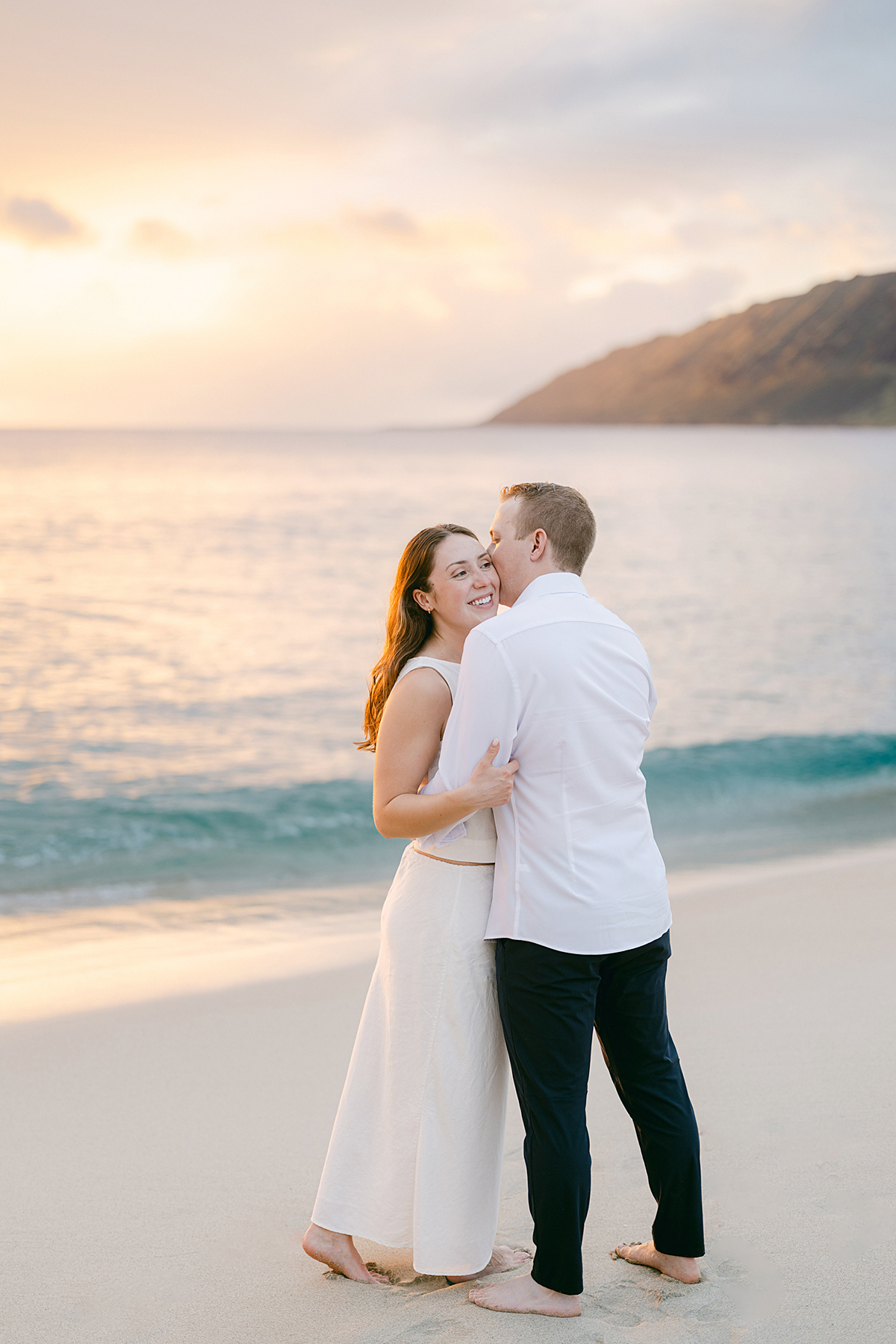 Hawaii sunset engagement session by Laura Ivanova Photography
