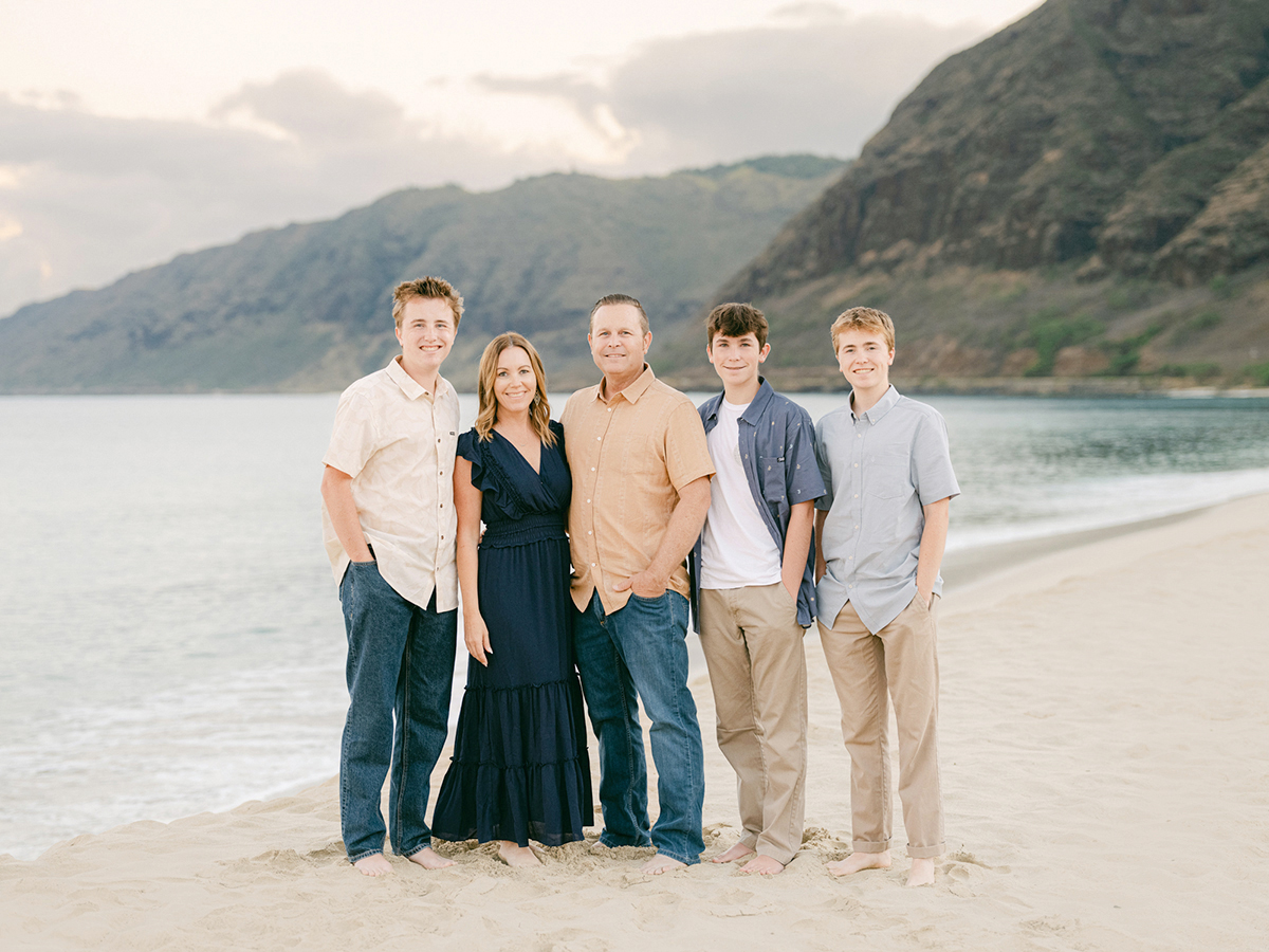 oahu sunrise family photography by Hawaii photographer, Laura Ivanova