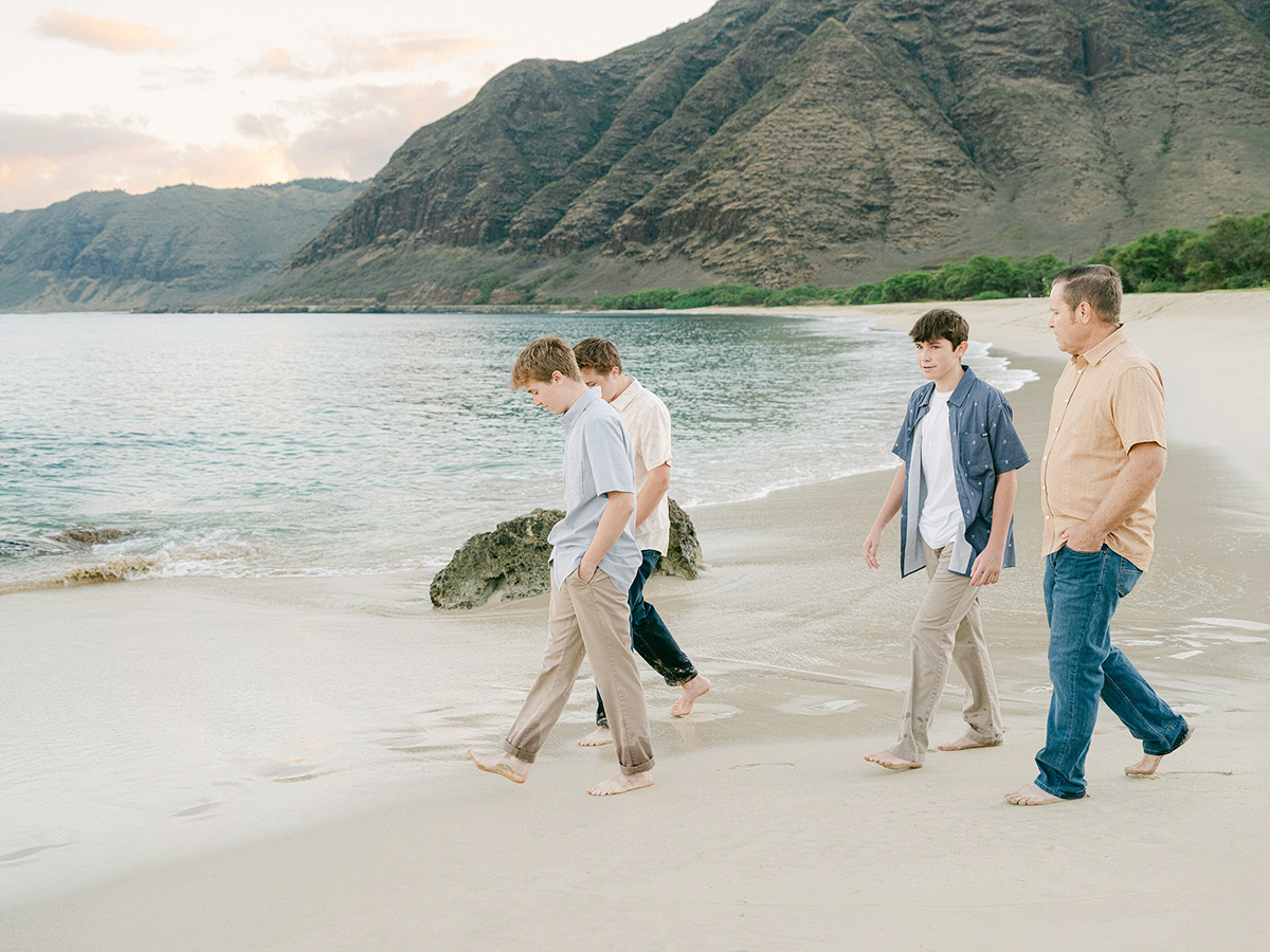 oahu sunrise family photography by Hawaii photographer, Laura Ivanova