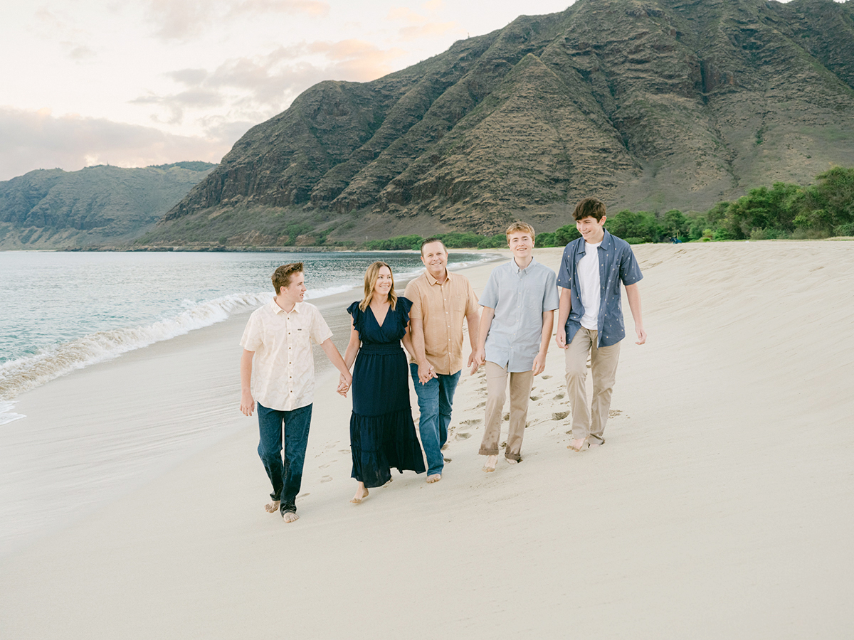 oahu sunrise family photography by Hawaii photographer, Laura Ivanova