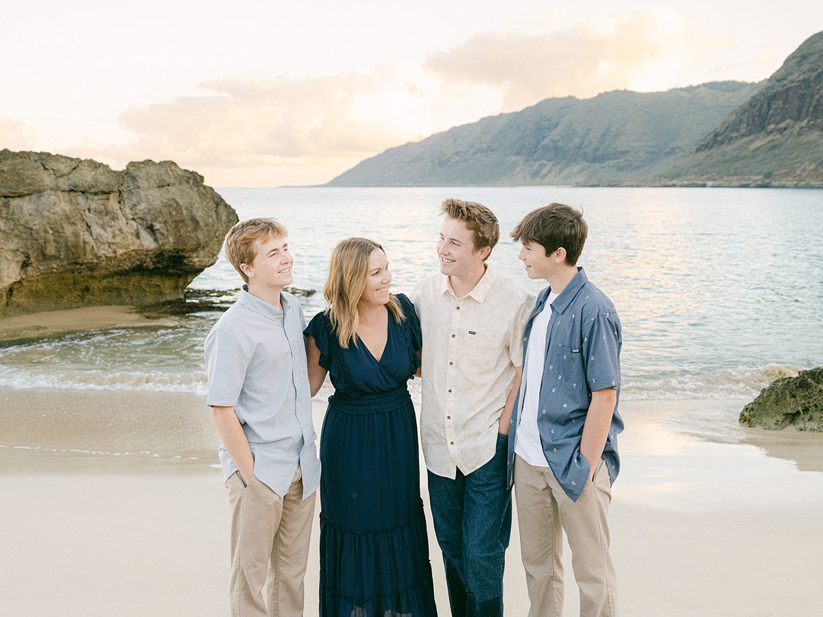 oahu sunrise family photography by Hawaii photographer, Laura Ivanova
